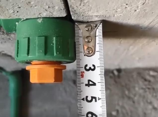 預埋水管接頭露出瓷磚多高?老師傅一個方法就全解決了! 預埋水管接頭露出瓷磚多高?老師傅一個方法就全解決了!